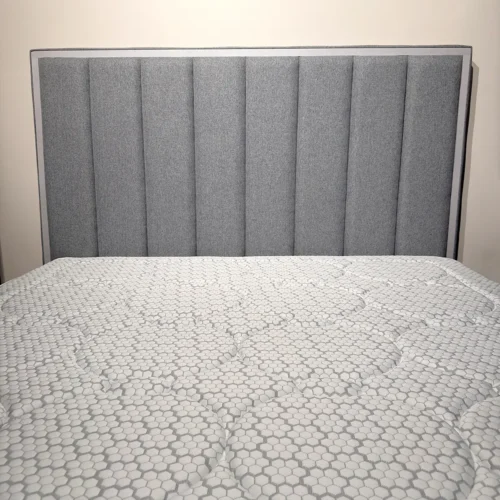 Tête de lit Palmyr d’Atlas Matelas vue de face – design moderne et rembourrage confortable pour lit double